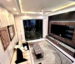 NGUYỄN VĂN LINH – LONG BIÊN  30m² – 5 TẦNG – Ô TÔ QUA NHÀ