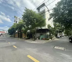 Góc 2 MT 496/ Dương Quảng Hàm, P6. DT 116m2 (5,2x23m). Hẻm rộng 12m Giá 14,5 tỷ (TL)