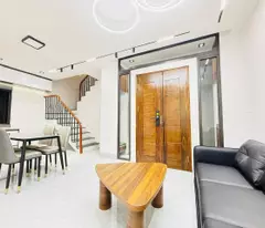 NHÀ MỚI Ô TÔ ĐỖ CỬA FULL NỘI THẤT Lý Sơn-Long Biên 50m2,5 Tầng 8.3 tỷ.