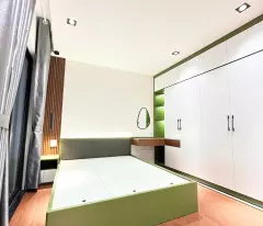NHÀ MỚI Ô TÔ ĐỖ CỬA FULL NỘI THẤT Lý Sơn-Long Biên 50m2,5 Tầng 8.3 tỷ.