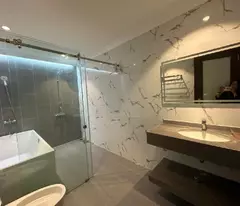 Cho thuê nhà, THANG MÁY, 394m2_ 7T; Linh Lang, Đào Tấn, Phan Kế Bính