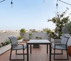 GIÁ 9.X TỶ- SIÊU PHẨM GẦN PHÚ MỸ HƯNG- QUẬN 7- NHÀ 4T- DT 5 X 13- ĐƯỜNG XE TẢI.