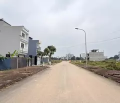 Đi bộ ra ga metro, chị gái giảm 300tr lô đất 100m, mặt tiền 8m đường oto tránh,vị trí kinh doanh