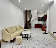 Cho thuê nhà 5 tầng ngõ 13 Lĩnh Nam, Hoàng Mai. Giá: 11.5tr. LH: 0937158386