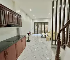 Cho thuê nhà 5 tầng ngõ 13 Lĩnh Nam, Hoàng Mai. Giá: 11.5tr. LH: 0937158386