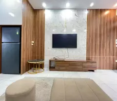 Bán nhà Hoa Lâm 35m 5 tầng lô góc ô tô tránh hơn 9 tỷ