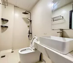 Bán nhà Hoa Lâm 35m 5 tầng lô góc ô tô tránh hơn 9 tỷ