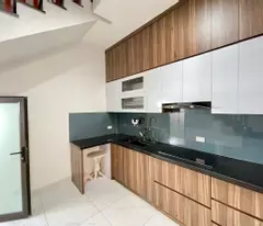 Bán nhà Hoa Lâm 35m 5 tầng lô góc ô tô tránh hơn 9 tỷ