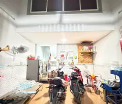 GIÁP MÃ LÒ HẺM XE HƠI 28M2 3 TẦNG ĐÚC 2PN 2WC NHỈNH 3 TỶ