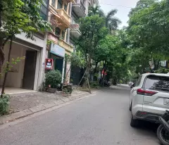 🔥 Cho thuê nhà phân lô phố Trung Kính, Vũ Phạm Hàm giá rẻ 🔥
🏡 Diện tích: 90m² giá 36tr/tháng