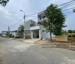 BÁN GẤP LÔ GÓC SIÊU PHẨM TẠI TÁI ĐỊNH CƯ VAI RÉO SÁT NGÃ TƯ HOÀ LẠC