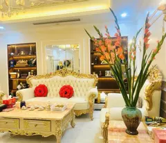 BÁN BIỆT THỰ SÂN VƯỜN PHỐ NGỌC THUỴ - Ô TÔ THÔNG - 130M NHỈNH 21 TỶ