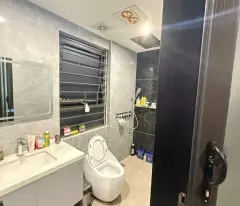 CẦN BÁN NHÀ TRUNG TÂM NGỌC LÂM 7,5 TẦNG CÓ THANG MÁY,GẦN MIPEC LONG BIÊN