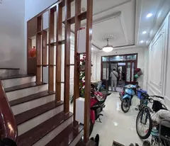 Bán nhà đẹp Dân xây Ngọc Lâm- sát phố dòng tiền khủng- 56m 5 tầng nhỉnh 11 tỷ