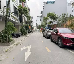 Cần bán 50m2 đất TT1 TĐC Ngọc Thụy. Đường rộng 13m, ngay gần hồ điều hòa và công viên