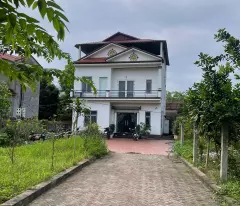 Nhà 2 tầng trên đất rộng 973m² tại Sóc Sơn.
