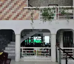 BÁN NHÀ DT SIÊU RỘNG : DT đất : (7m x 26m), nỡ hậu nhẹ . DT sàn 220.3m² - KẾT CẤU : HẦM , 2 LẦU,