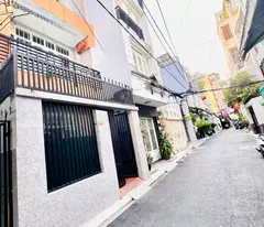 BÁN NHÀ 3 MẶT TIỀN HXH Đ.LÊ THỊ RIÊNG, BẾN THÀNH, QUẬN 1- 4,2M*24M SH VUÔNG ĐẸP- 3 TẦNG PHONG CÁCH