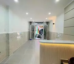 Bán nhà 2 tầng 21m² Nguyễn Thần Hiến, Q.4, 5.6 tỷ, sổ đỏ.