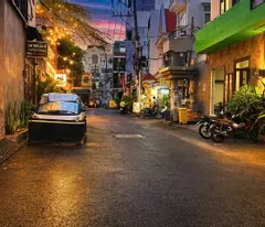 Bán Khách sạn ngay Emart Phan Văn Trị 5 lầu 13P DTS 255m2 khai thác 100tr chỉ 13.9 tỷ.