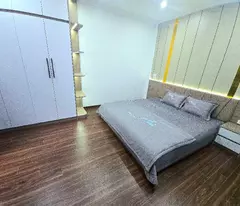 Bán nhà ngũ nhạc 6 tầng thang máy long lanh ô tô tránh vào nhà sát phố hoàng mai