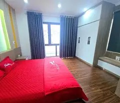 Bán nhà ngũ nhạc 6 tầng thang máy long lanh ô tô tránh vào nhà sát phố hoàng mai