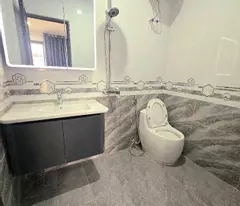 Bán nhà ngũ nhạc 6 tầng thang máy long lanh ô tô tránh vào nhà sát phố hoàng mai