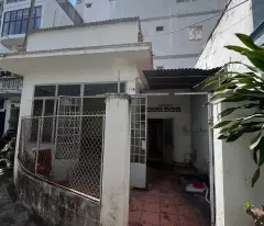 Nhà Trung Tâm Phố Tây Nha Trang Góc 2 Mặt Thoáng Gần Biển Nha Trang