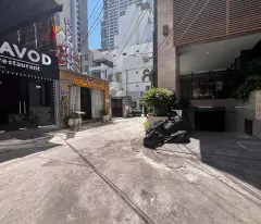 Nhà Trung Tâm Phố Tây Nha Trang Góc 2 Mặt Thoáng Gần Biển Nha Trang