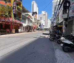 Nhà Trung Tâm Phố Tây Nha Trang Góc 2 Mặt Thoáng Gần Biển Nha Trang