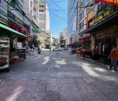 Nhà Trung Tâm Phố Tây Nha Trang Góc 2 Mặt Thoáng Gần Biển Nha Trang