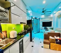 Nguyễn khang 32m x5 tầng giá 8,2 tỷ - lô góc,ngõ ba gác tránh,40m ra phố