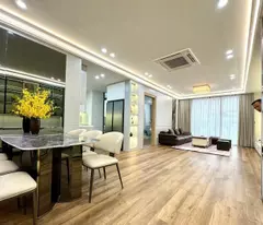 Bán nhà 5 tầng phố Lạc Long Quân, Tây Hồ, ô tô lùi cửa, kinh doanh, 45m, 5 tầng, 12.6 tỷ