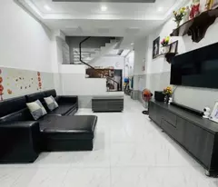 ✈️5’’ TỚI SÂN BAY TSN  NGAY VINCOM QUANG TRUNG  51m2 (4.2 x 12) VUÔNG A4  3 TẦNG ĐÚC - 2PN, 3WC -