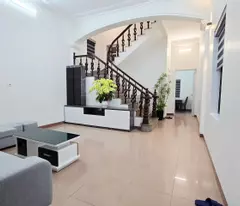 BÁN NHÀ PHÚC LỢI – LONG BIÊN  NHÀ ĐẸP, CÓ SÂN, 3 NGỦ