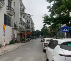 Bán đât 80m  Mặt tiền 5m lô góc 3 mặt thoáng ,giá nhỉnh 7 SÁT HỌC VIỆN NÔNG NGHIỆP 1 ,.