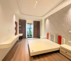 bán nhà bồ đề - 6 tầng thang máy - ô tô đỗ cửa - sát hồ