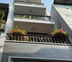 bán nhà bồ đề - 6 tầng thang máy - ô tô đỗ cửa - sát hồ