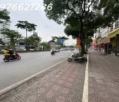 Bán Nhà Mặt Đường Ngô Gia Tự - 32m2 - MT 4m - 4 Tầng - Giá 11,9 Tỷ - Vị Trí Đẹp - Vỉa Hè Rộng -