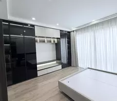 BÁN NHÀ LONG BIÊN 35M2- 6 TẦNG THANG MÁY- GARA OTO- HƠN 10 TỶ