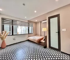 Nhà dòng tiền 80tr/tháng, phố Hào Nam, 54m2,xây 5 tầng, 12 phòng kk, chỉ 14.1 tỷ, Đống Đa