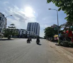 90m2 mặt phố kinh doanh sầm uất NHẤT Trâu Quỳ, Gia Lâm. Loanh quanh 40 tỷ. Lh 0989894845