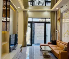Ram màu rất đẹp và sang.thiết kế hiện đại . Tiện ít xung quanh tuyệt vời ông mặt trời.