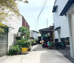 Nhà mới 2 tầng hẻm thẳng C4 đường Phạm Hùng,Bình Hưng