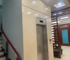 BÁN NHÀ 7 TẦNG NGUYÊN HỒNG – LÊ CHÂN – LÔ GÓC – THANG MÁY – 9,9 TỶ