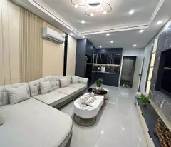 🏡 BÁN NHÀ TRUNG TÂM THẠCH BÀN – CỔ LINH  40m²  6 TẦNG  🚗 GARA Ô TÔ  🛗 THANG MÁY