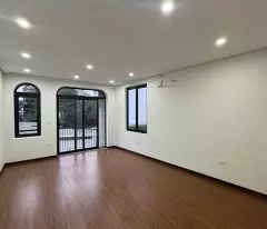 🔥 SIÊU PHẨM TRUNG TÂM CỔ LINH – 55m² x 5 TẦNG – THANG MÁY – FULL NỘI THẤT 🔥