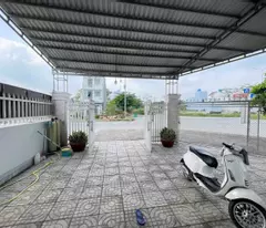 Bán nhà góc 2mt trong KDC Hưng Gia, thị trấn Bến Lức dt 237,5m2 1 lầu 3pn 2wc giá chốt 9,8 tỷ
