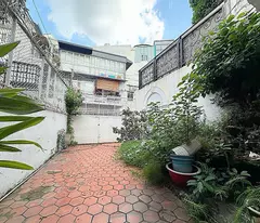 CHÍNH CHỦ 1 ĐỜI XƯA BÁN BIỆT THỰ 2 TẦNG PHONG CÁCH CỔ ĐIỂN Đ.VÕ THỊ SÁU, QUẬN 1 - NGANG ĐẸP