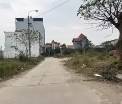 HÀNG HIẾM – ĐẤU GIÁ SÁP MAI – VỈA HÈ – Ô TÔ TRÁNH . Diện tích: 69m² Mt 5m – vuông đẹp, dễ xây.